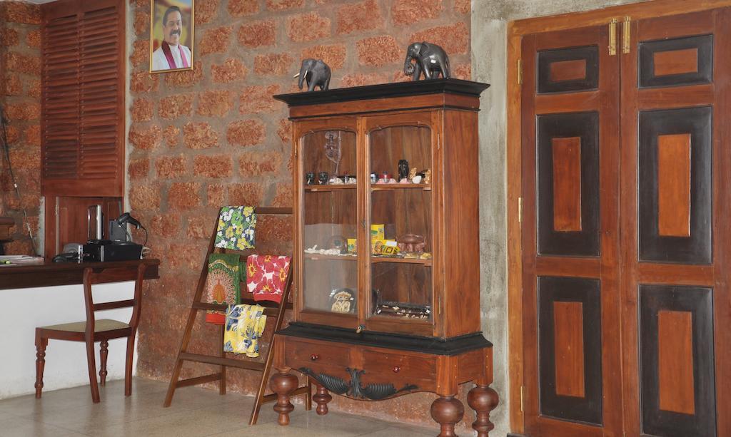 Lanka Bangla Inn Villas Restaurant & Travels Katunayaka Dış mekan fotoğraf