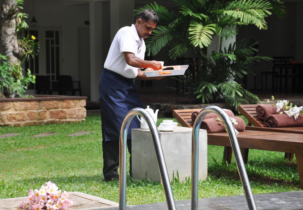 Lanka Bangla Inn Villas Restaurant & Travels Katunayaka Dış mekan fotoğraf