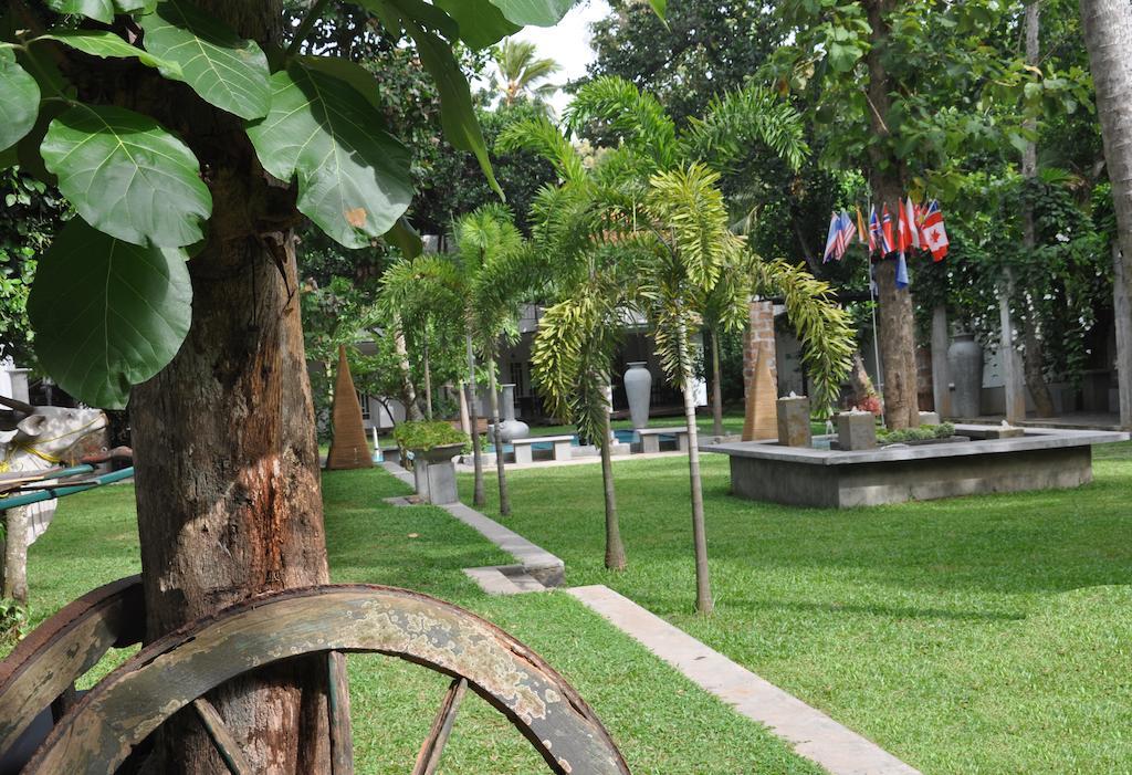 Lanka Bangla Inn Villas Restaurant & Travels Katunayaka Dış mekan fotoğraf