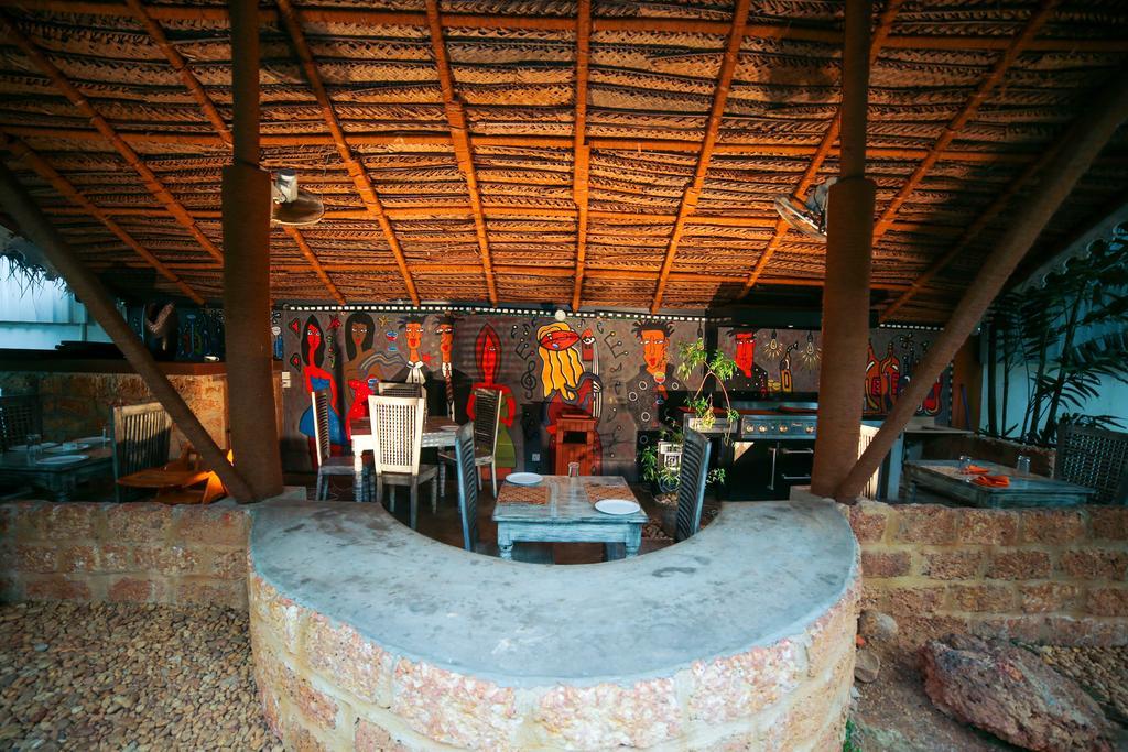 Lanka Bangla Inn Villas Restaurant & Travels Katunayaka Dış mekan fotoğraf