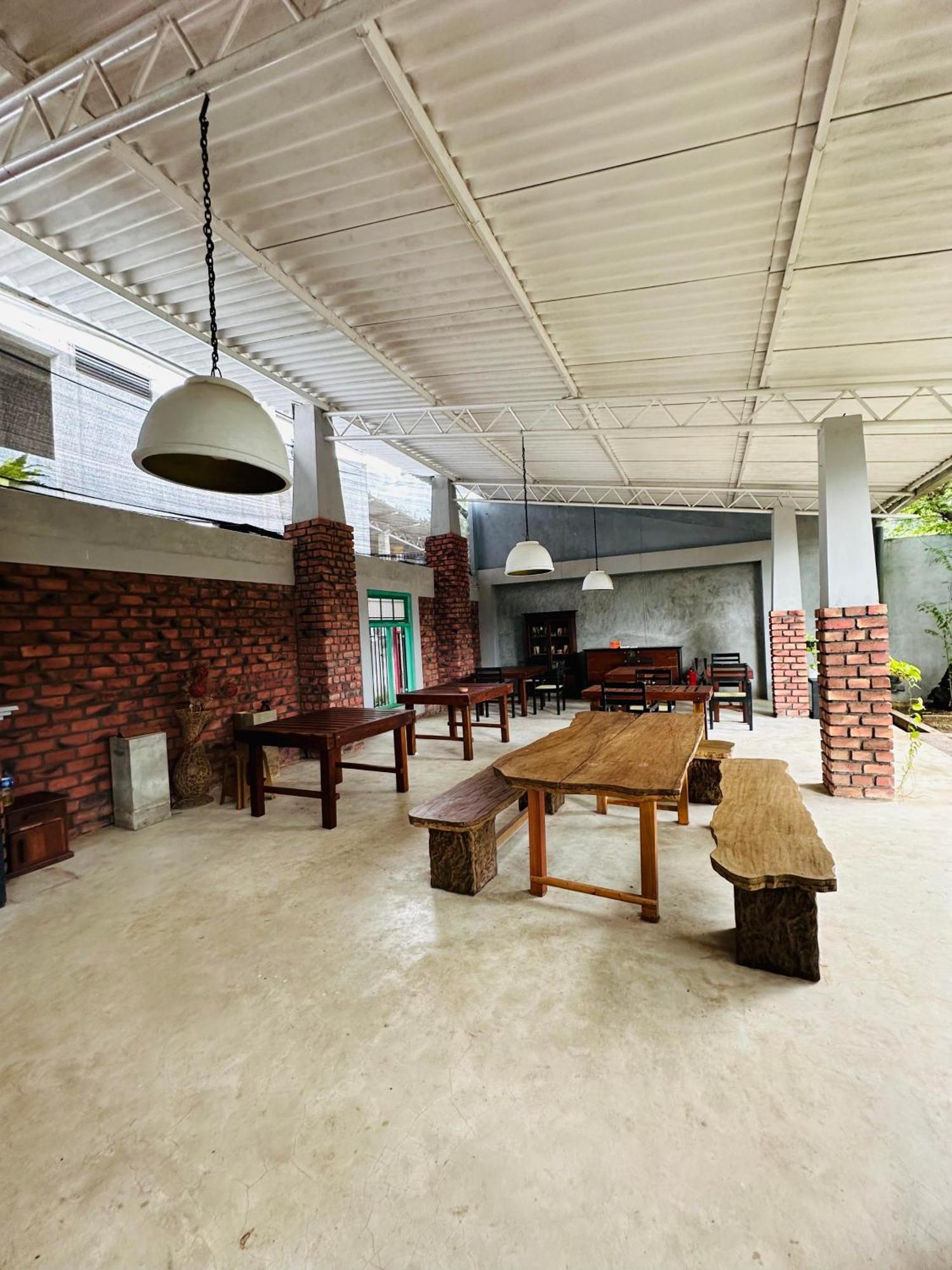 Lanka Bangla Inn Villas Restaurant & Travels Katunayaka Dış mekan fotoğraf