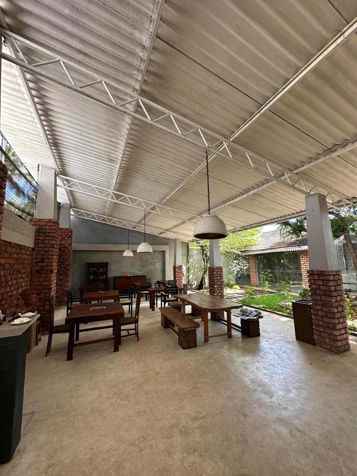 Lanka Bangla Inn Villas Restaurant & Travels Katunayaka Dış mekan fotoğraf