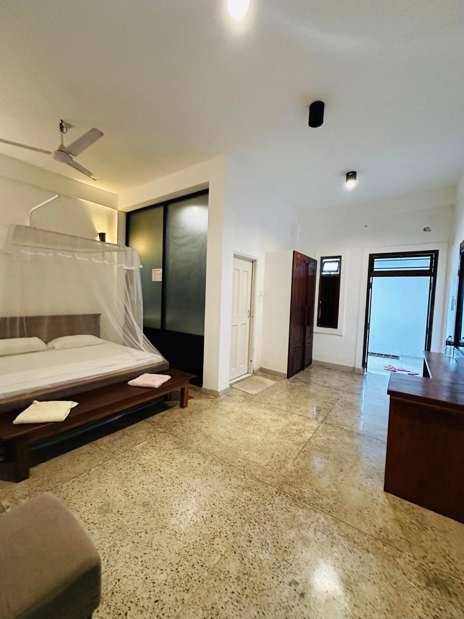 Lanka Bangla Inn Villas Restaurant & Travels Katunayaka Dış mekan fotoğraf