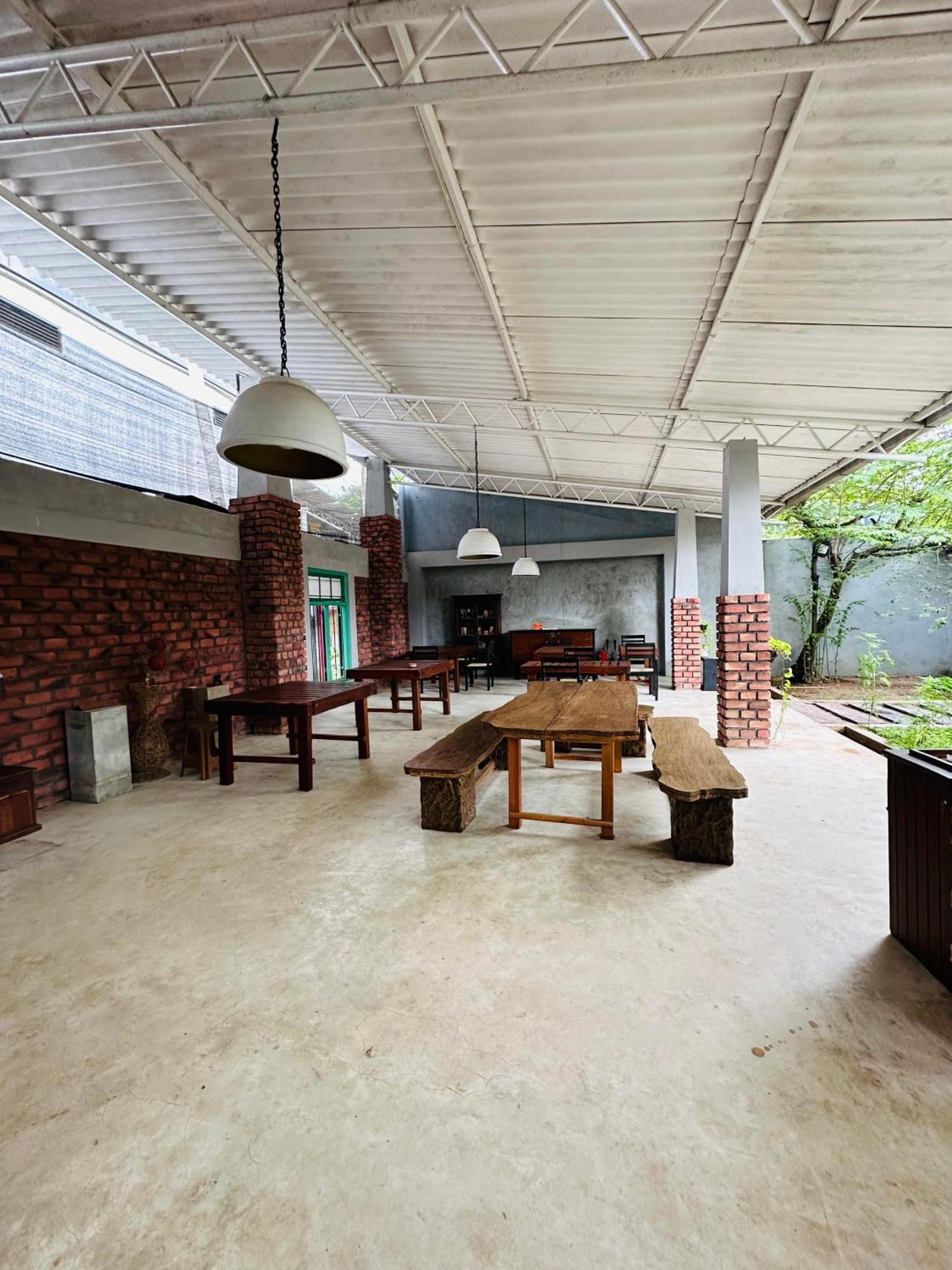 Lanka Bangla Inn Villas Restaurant & Travels Katunayaka Dış mekan fotoğraf