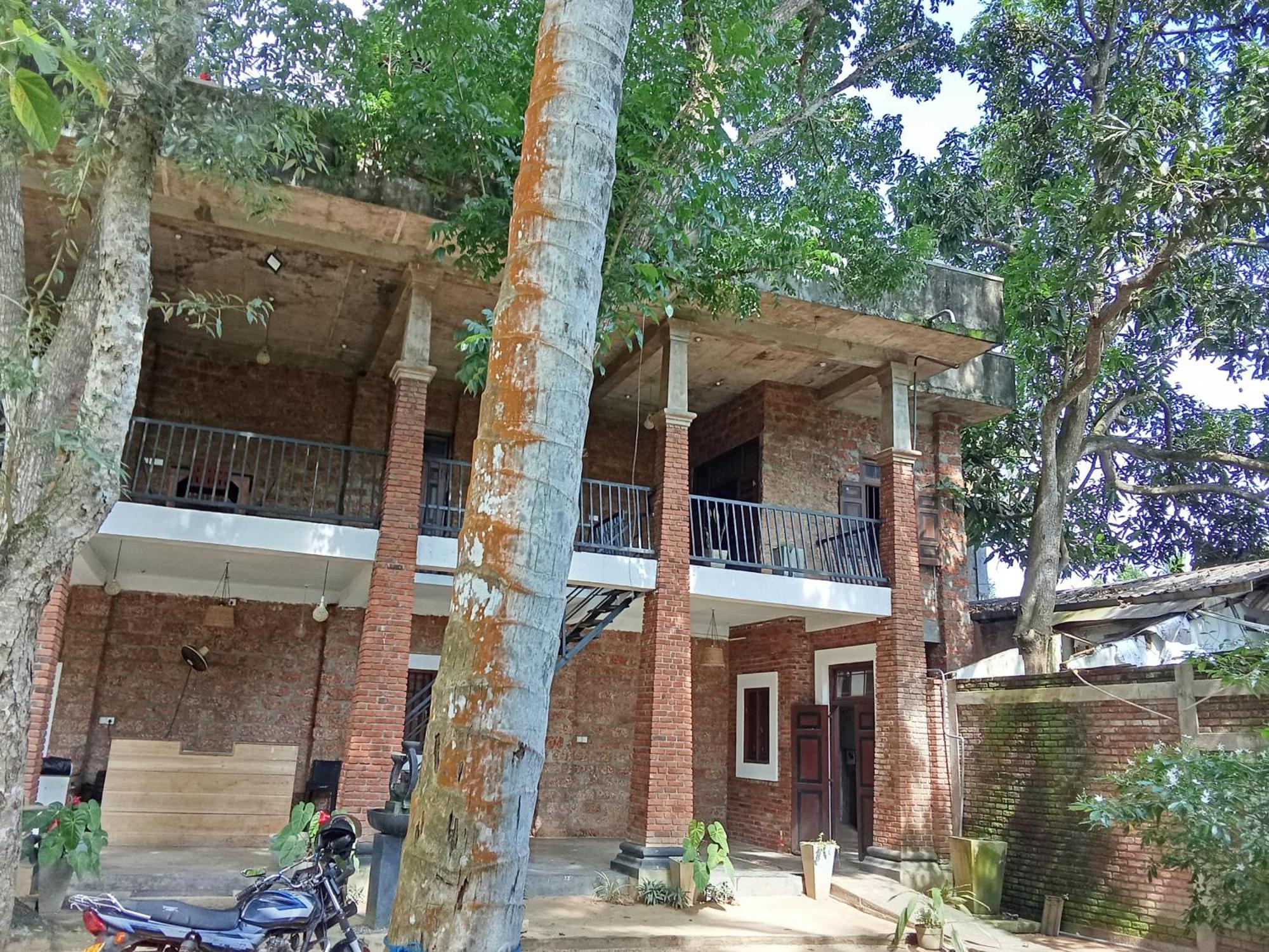 Lanka Bangla Inn Villas Restaurant & Travels Katunayaka Dış mekan fotoğraf